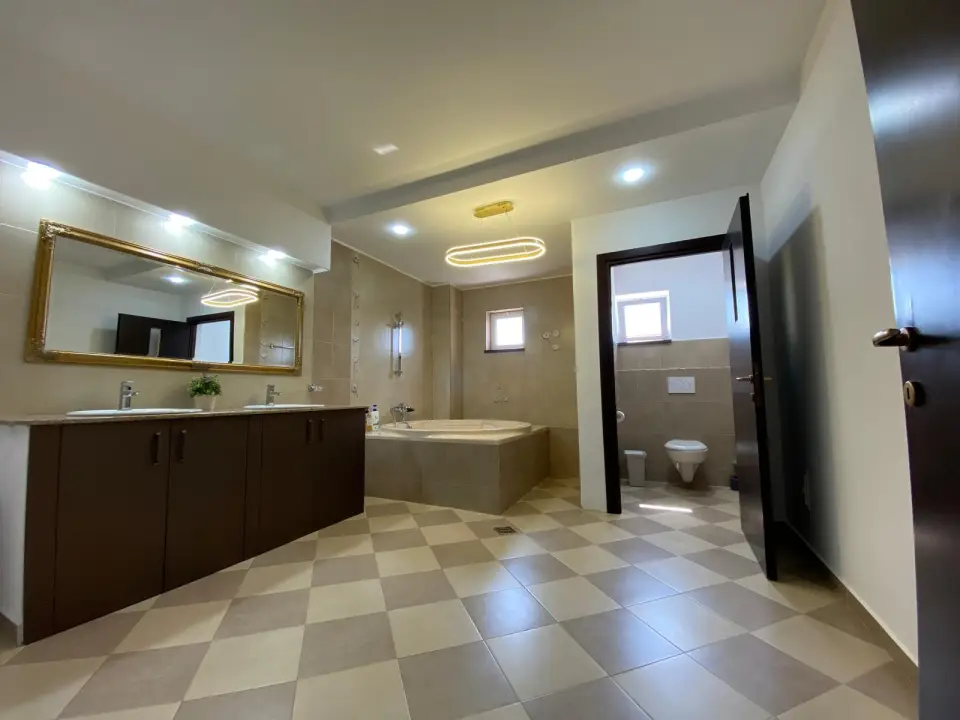 casa de vânzare în Moara Vlăsiei, Ilfov - spațiu generos cu vederi spre lac - imaginea 3